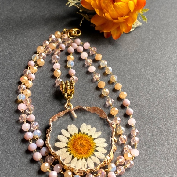 Austrian Crystal Resin Flower Minimalist Necklace - Picture 3 of 6